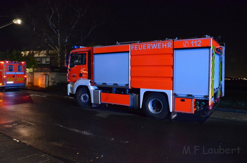 Feuer 4 Koeln Immendorf Giesdorfer Allee P410.JPG